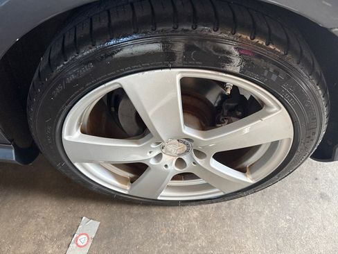 Used 2017 Mercedes-Benz E 300 4MATIC image 41