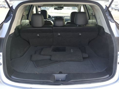 Used 2023 Nissan Murano SV image 28