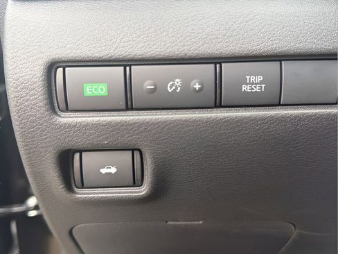 Used 2025 Nissan Sentra SV FWD image 21