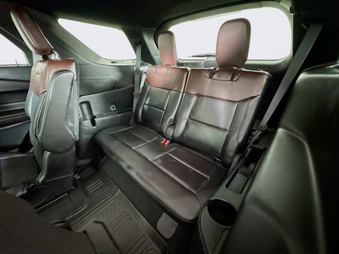 Used 2024 Ford Explorer Platinum w/ Technology Package image 30