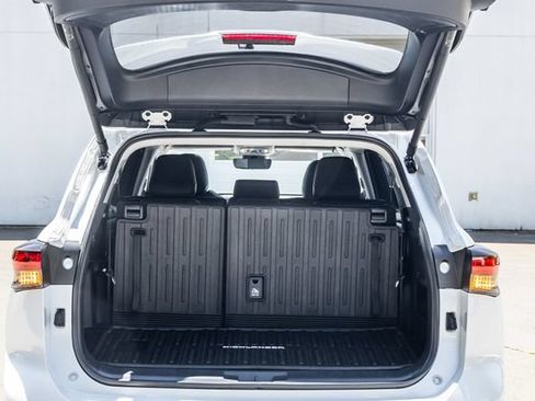 Used 2026 Toyota Highlander XLE AWD/4WD image 21