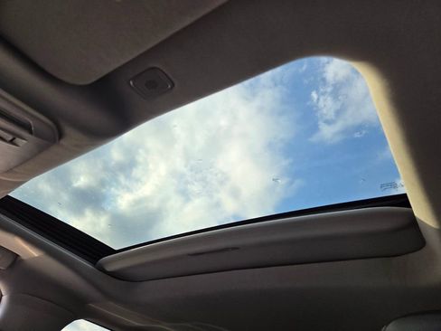 Certified 2024 Toyota Highlander XLE image 18