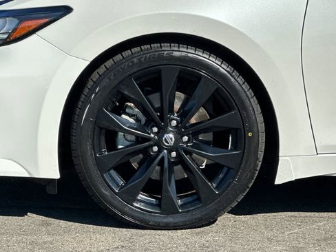 Used 2022 Nissan Maxima SR w/ Sport Mat Group image 31