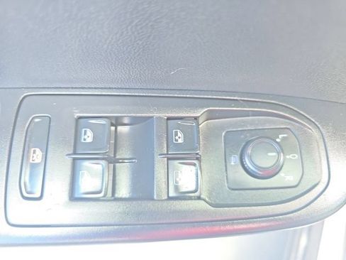 Used 2022 Volkswagen Taos SE AWD/4WD image 26