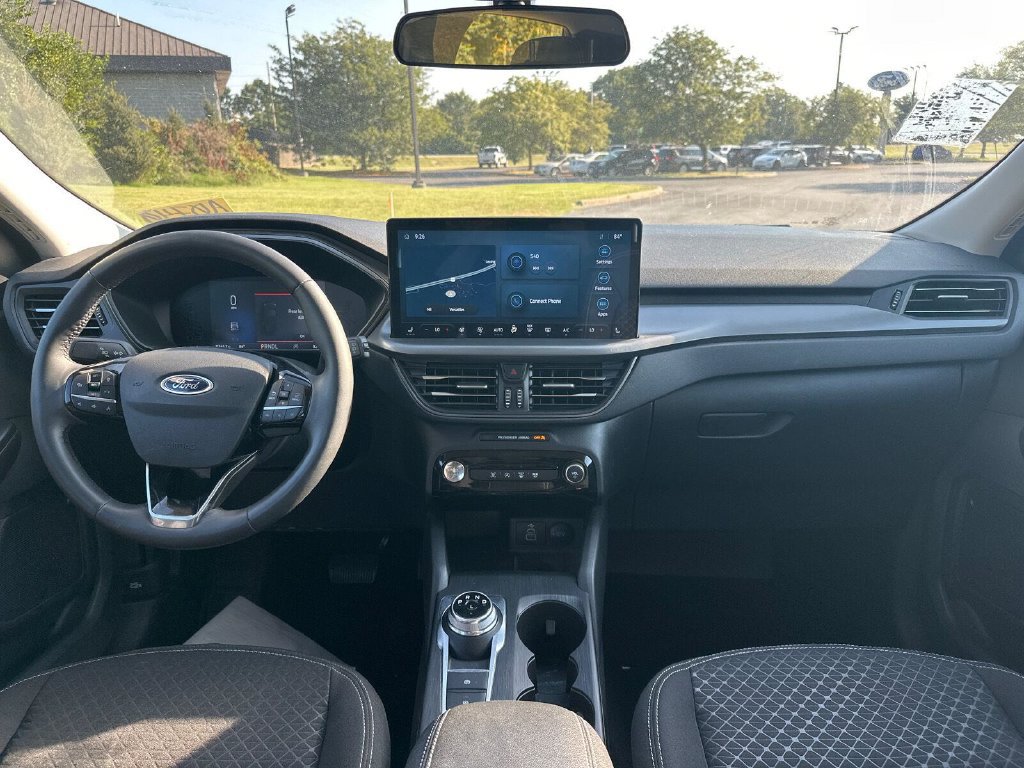 Used 2024 Ford Escape Active w/ Tech Pack #1 AWD/4WD image 2