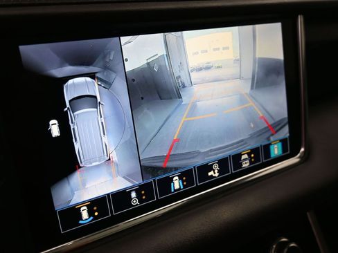 Used 2021 GMC Yukon XL Denali w/ Denali Premium Package image 26