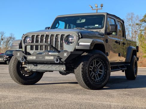 Used 2023 Jeep Gladiator Willys image 4