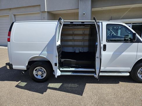 Used 2025 Chevrolet Express 2500 w/ Driver Convenience Package RWD image 7