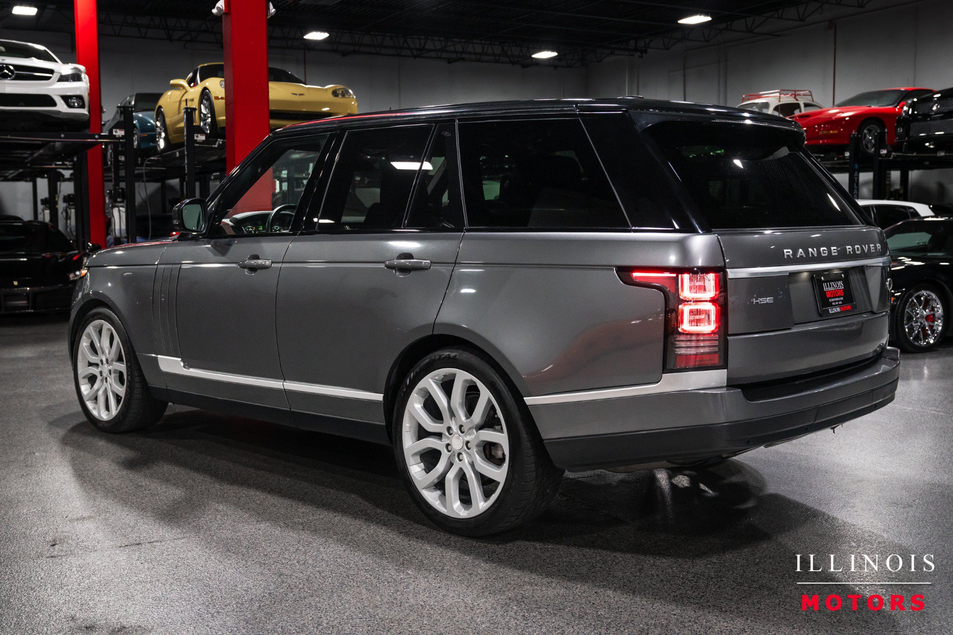 Used 2015 Land Rover Range Rover HSE AWD/4WD image 3