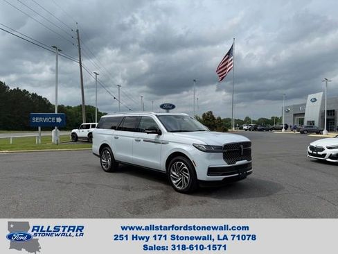 Used 2025 Lincoln Navigator L Reserve AWD/4WD image 1