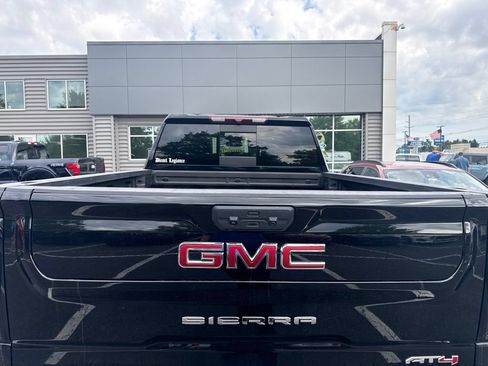 Used 2024 GMC Sierra 2500 AT4 w/ AT4 Preferred Package AWD/4WD image 6