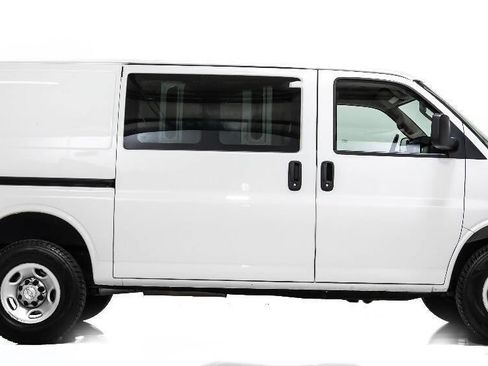 Used 2021 Chevrolet Express 2500 w/ Driver Convenience Package RWD image 5