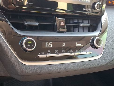Used 2022 Toyota Corolla LE FWD image 15