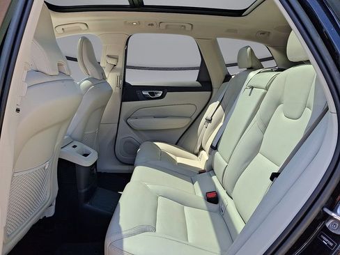 Used 2023 Volvo XC60 T8 Ultimate w/ Climate Package AWD/4WD image 26
