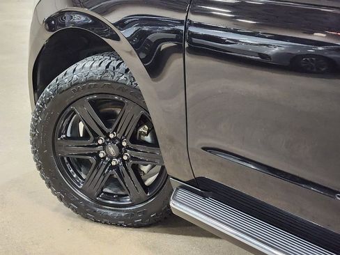 Used 2021 Ford Expedition Max XLT image 23