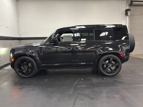 Used 2024 Land Rover Defender 110 X-Dynamic SE AWD/4WD image 8