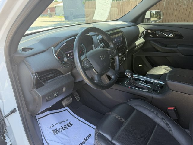 Used 2023 Chevrolet Traverse RS FWD image 12