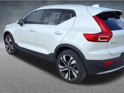 Used 2023 Volvo XC40 B5 Ultimate w/ Protection Package Premier AWD/4WD image 4
