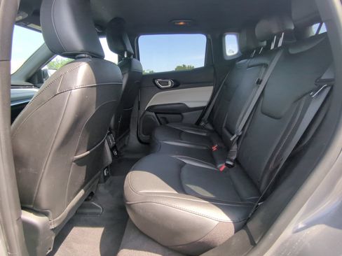 Used 2023 Jeep Compass Limited AWD/4WD image 9