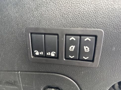 Used 2019 GMC Yukon Denali w/ Denali Ultimate Package image 40