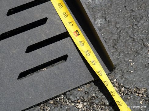 Used 2022 Chrysler Voyager LX image 13