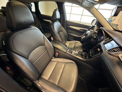 Certified 2019 INFINITI QX50 Luxe w/ Navigation Package image 24