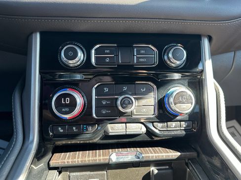 Used 2024 GMC Yukon XL Denali AWD/4WD image 81