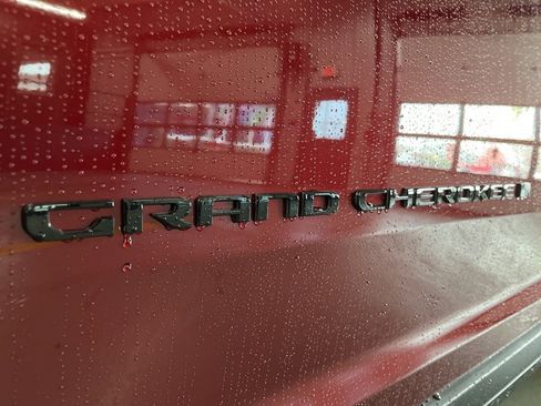 New 2025 Jeep Grand Cherokee L Altitude image 17