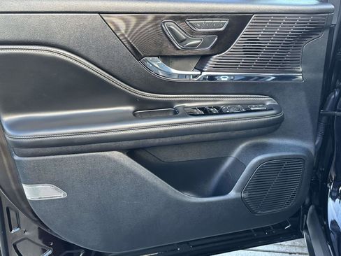 Used 2022 Lincoln Corsair AWD w/ Equipment Group 101A image 19