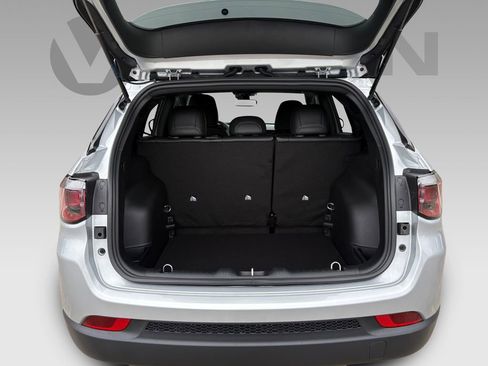 New 2026 Jeep Compass Latitude image 20