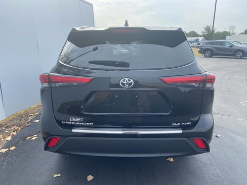 Used 2022 Toyota Highlander XLE image 11
