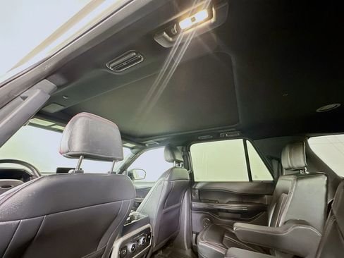 Used 2022 Ford Expedition Max Limited image 13