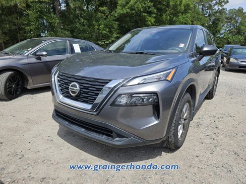 Used 2021 Nissan Rogue S FWD image 2