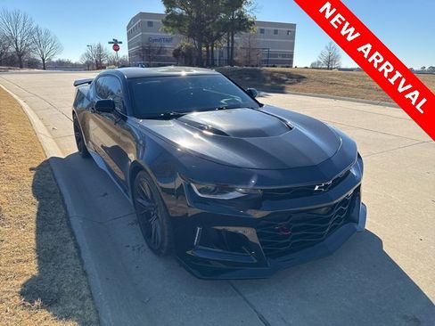 Used 2018 Chevrolet Camaro ZL1 image 1