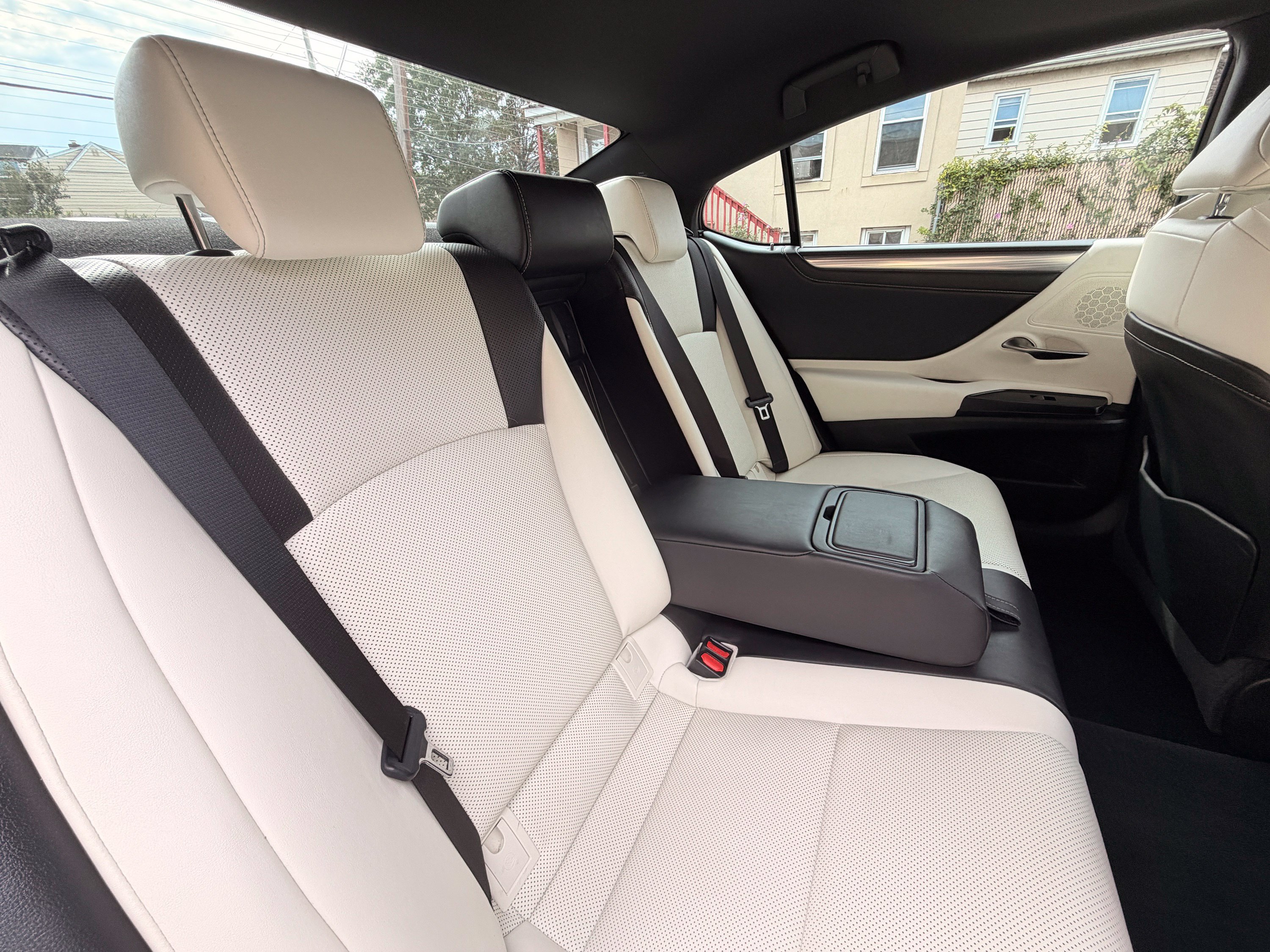 Used 2021 Lexus ES 350 F Sport w/ Special Edition FWD image 22