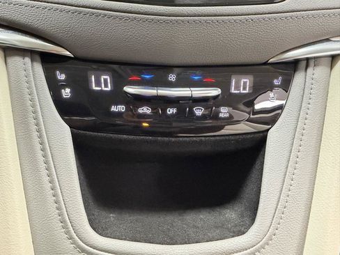 Used 2017 Cadillac XT5 Premium Luxury AWD/4WD image 22