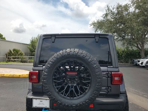 Used 2025 Jeep Wrangler Unlimited Rubicon 4xe w/ Steel Bumper Group AWD/4WD image 13