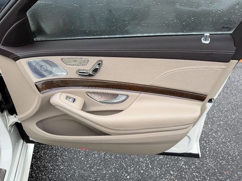 Used 2015 Mercedes-Benz S 550 Sedan image 23