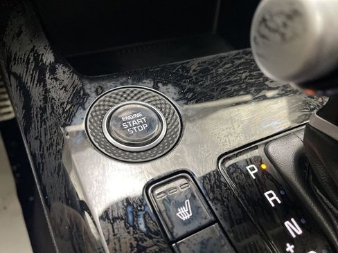 Used 2024 Kia Niro EX Touring image 28