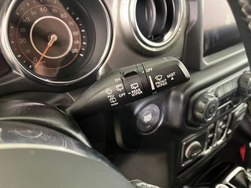 Used 2022 Jeep Wrangler Unlimited Sahara w/ Cold Weather Group image 19