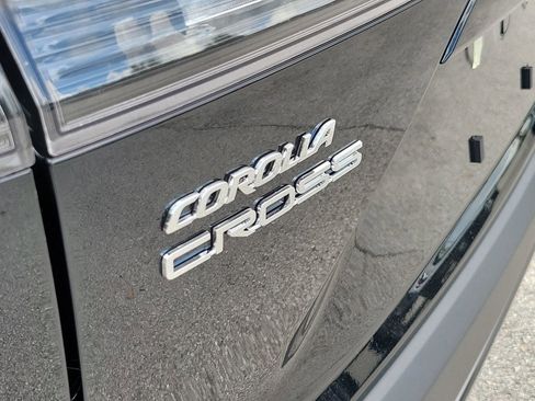Used 2026 Toyota Corolla Cross LE w/ Moonroof Package FWD image 6