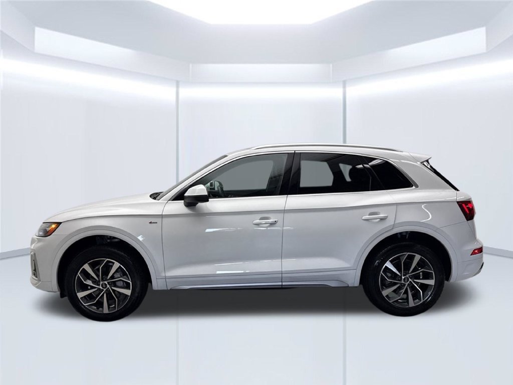 Certified 2023 Audi Q5 2.0T Premium w/ Convenience Package AWD/4WD image 2