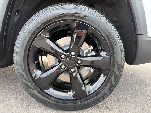 New 2026 Jeep Grand Cherokee L Limited w/ Limited Altitude Package RWD image 15