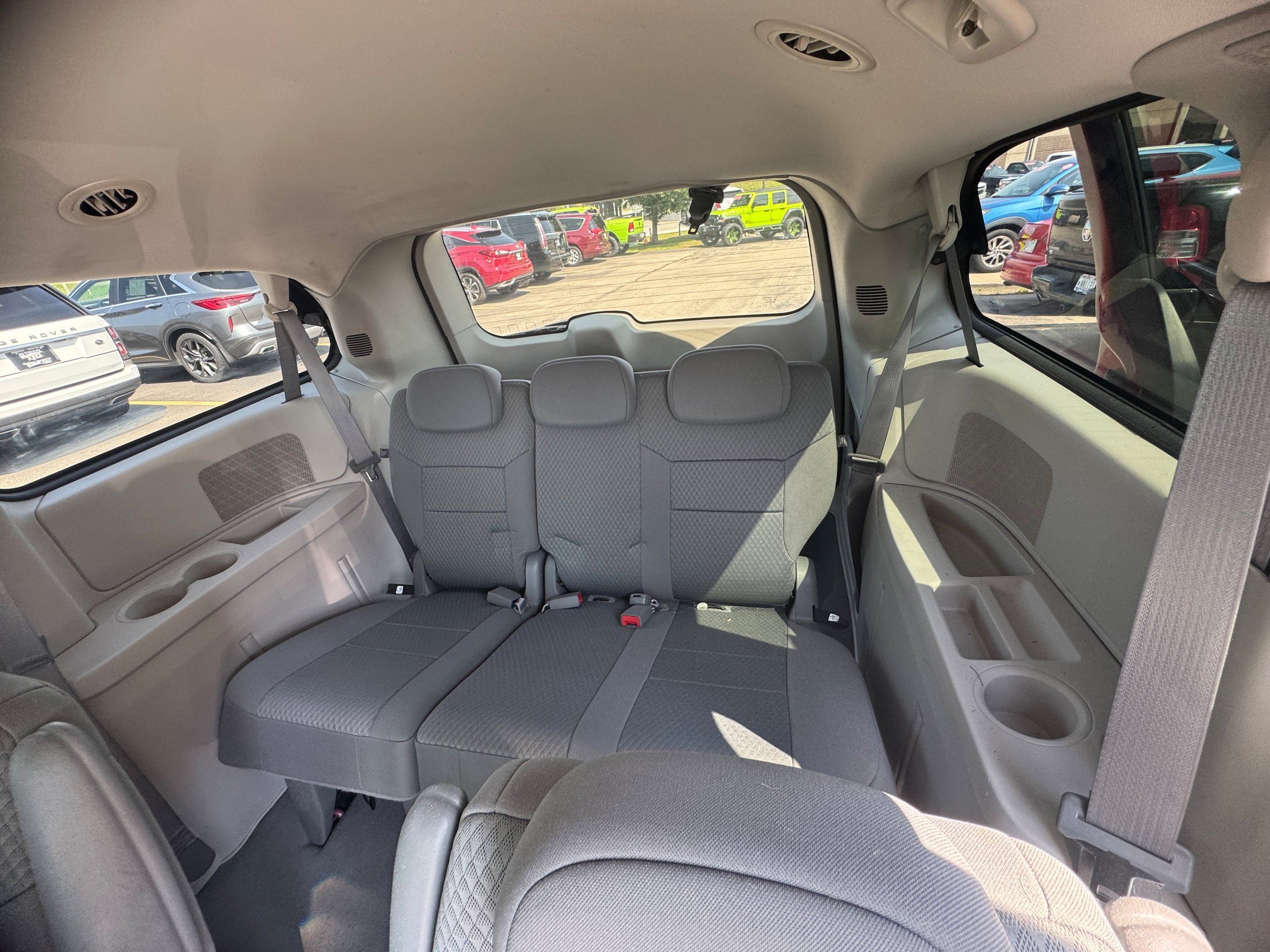 Used 2009 Chrysler Town & Country LX FWD image 5