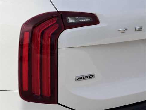 Used 2021 Kia Telluride SX w/ SX Prestige Package image 11
