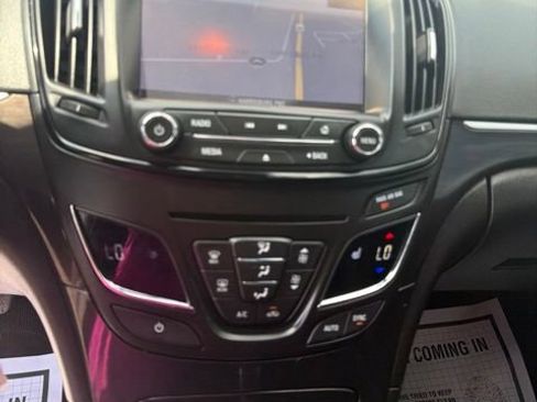 Used 2017 Buick Regal Sport Touring FWD image 21