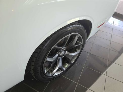 Used 2015 Dodge Challenger R/T w/ Quick Order Package 22B R/T image 30
