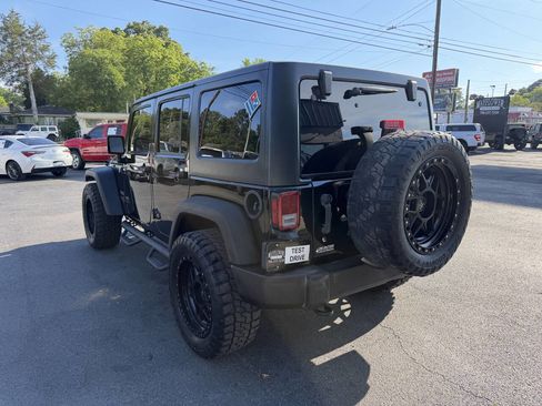 Used 2018 Jeep Wrangler Unlimited Sport S AWD/4WD image 4