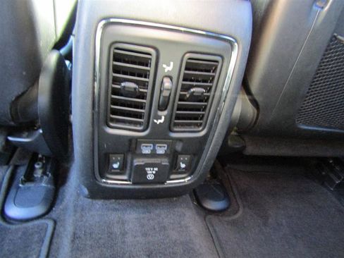 Used 2018 Jeep Grand Cherokee Limited image 34
