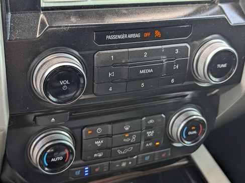Used 2016 Ford F150 Lariat w/ Equipment Group 502A Luxury RWD image 21